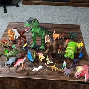 36 mix Lot Dinosaur Toy Lot - Multicolor Misc dinosaurs 🦕